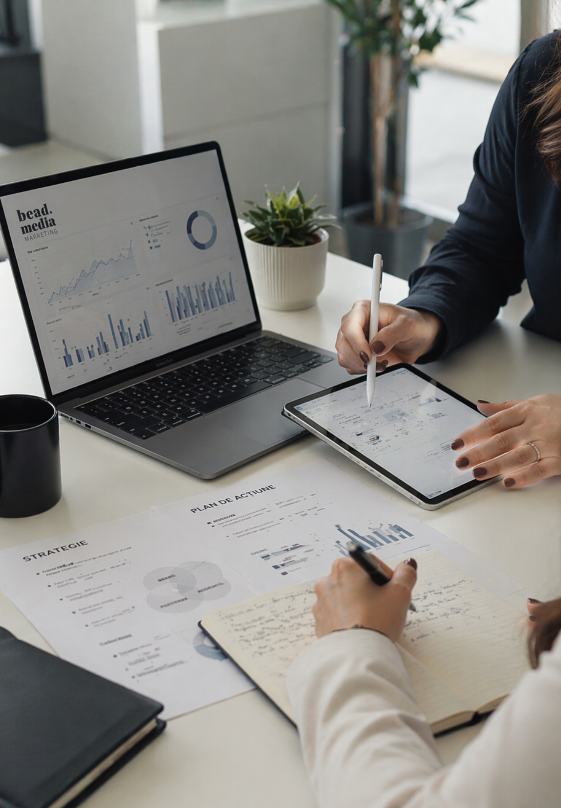 working desk at the marketing office in valea lupului iasi